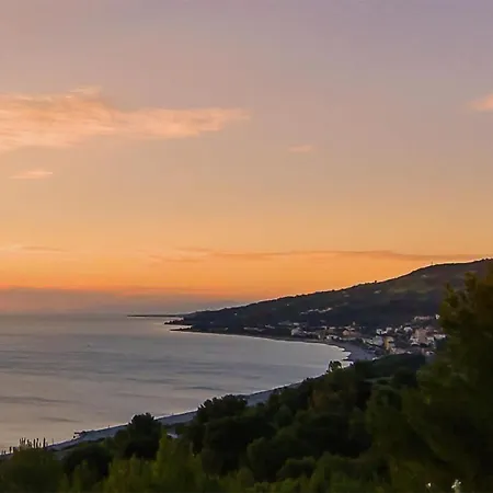 Nyaraló Il Paese Dipinto *